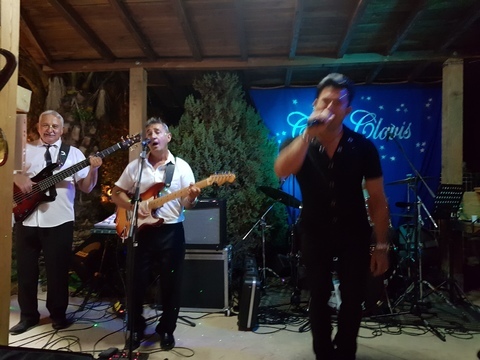 ROCKS/LATINES (SALSA, BACHATA, KIZOMBA)